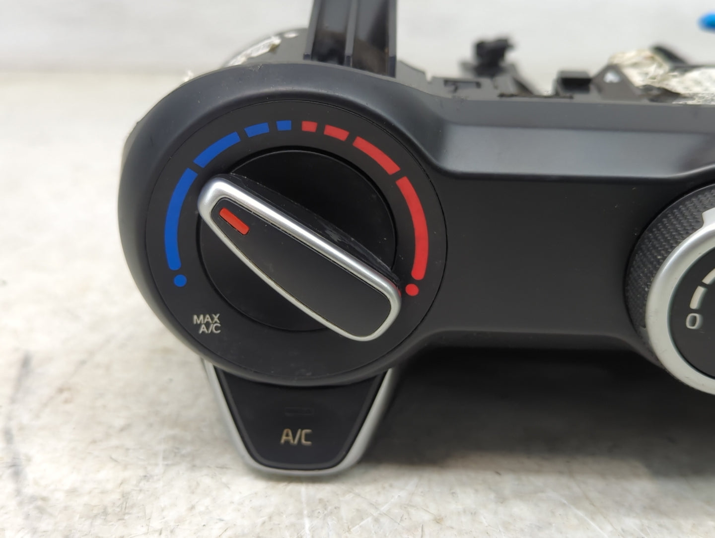 2018-2019 Kia Rio Climate Control Module Temperature AC/Heater Replacement P/N:Q029902K Fits Fits 2018 2019 OEM Used Auto Pa