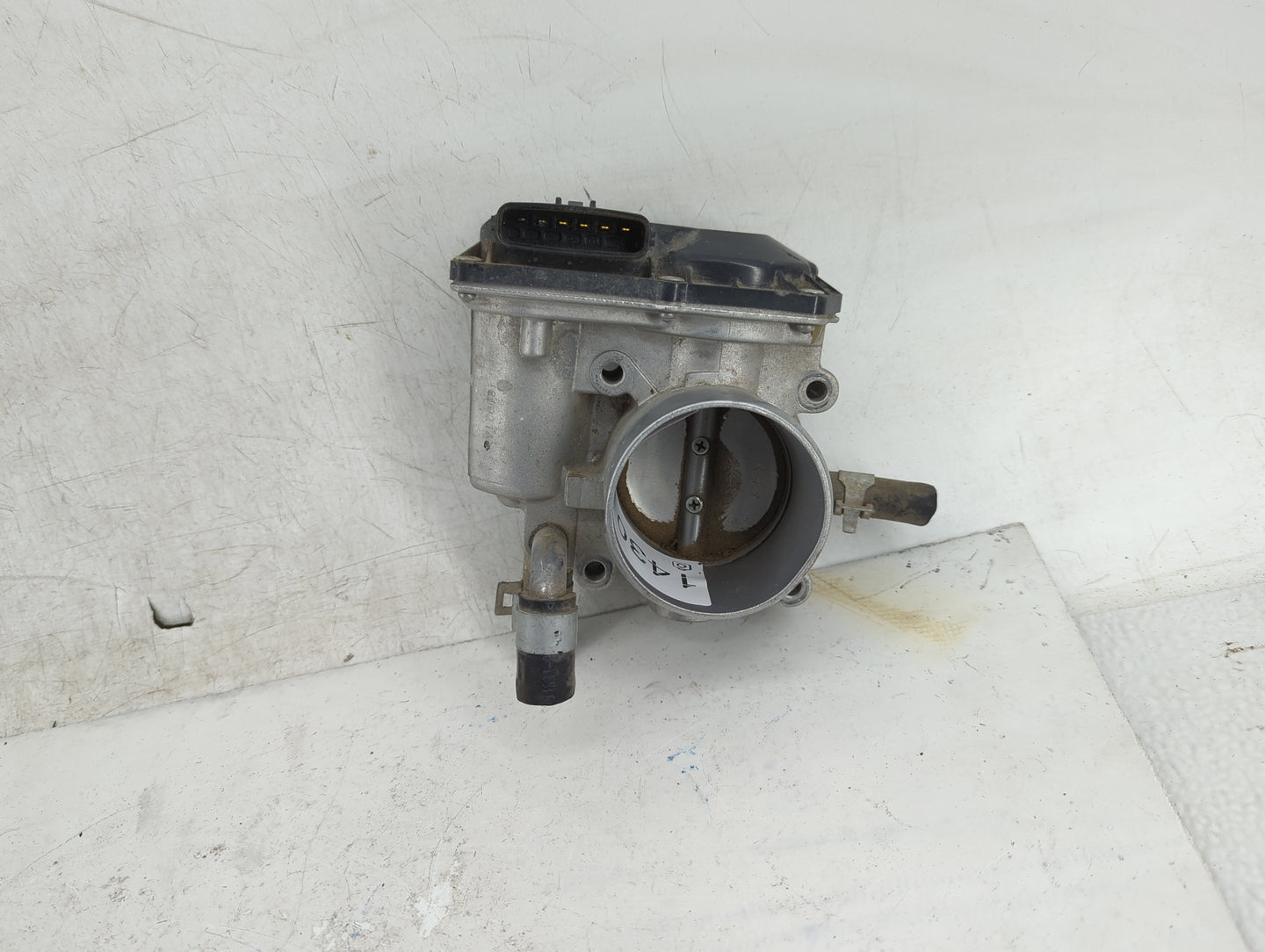 2012-2019 Kia Rio Throttle Body P/N:35100-2B300 Fits Fits 2012 2013 2014 2015 2016 2017 2018 2019 OEM Used Auto Parts - Oemu