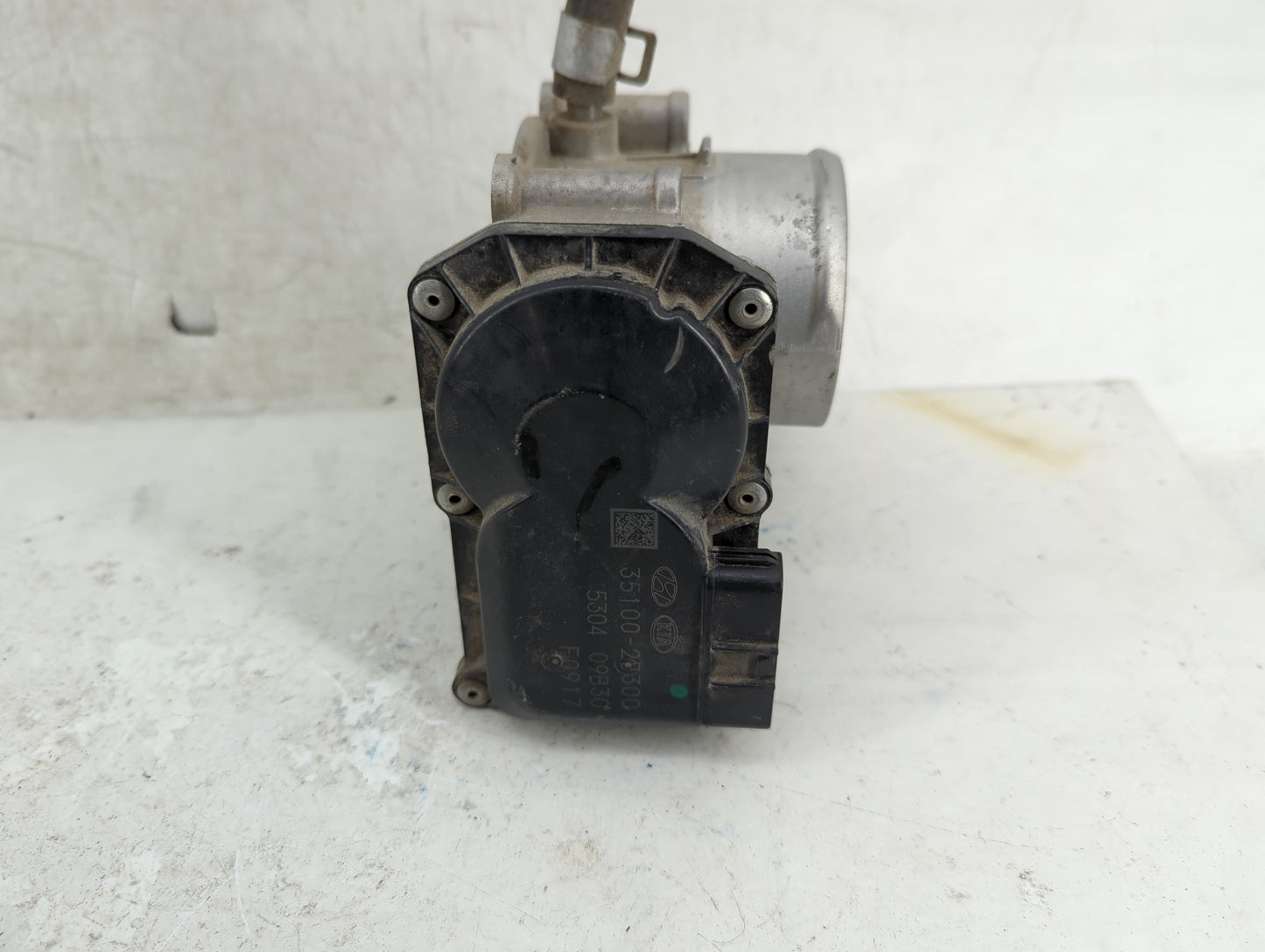 2012-2019 Kia Rio Throttle Body P/N:35100-2B300 Fits Fits 2012 2013 2014 2015 2016 2017 2018 2019 OEM Used Auto Parts - Oemu