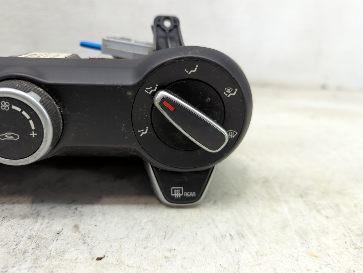 2018-2019 Kia Rio Climate Control Module Temperature AC/Heater Replacement P/N:97250H9020 Fits Fits 2018 2019 OEM Used Auto 