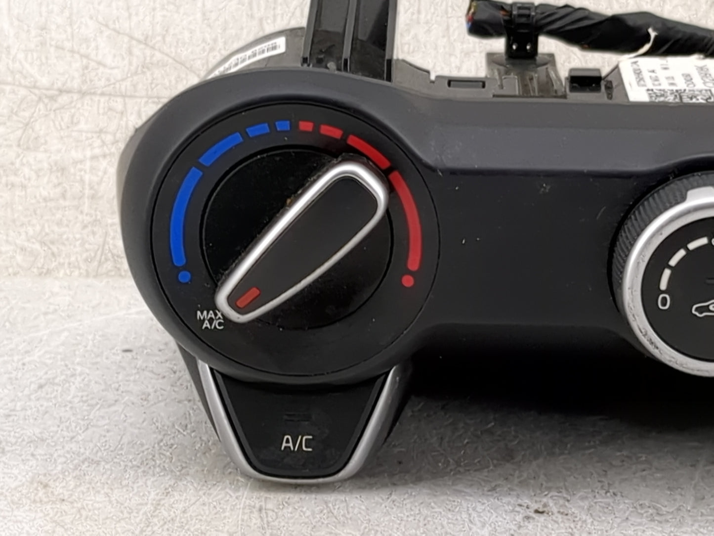 2018-2019 Kia Rio Climate Control Module Temperature AC/Heater Replacement P/N:97250H9080 Fits Fits 2018 2019 OEM Used Auto 
