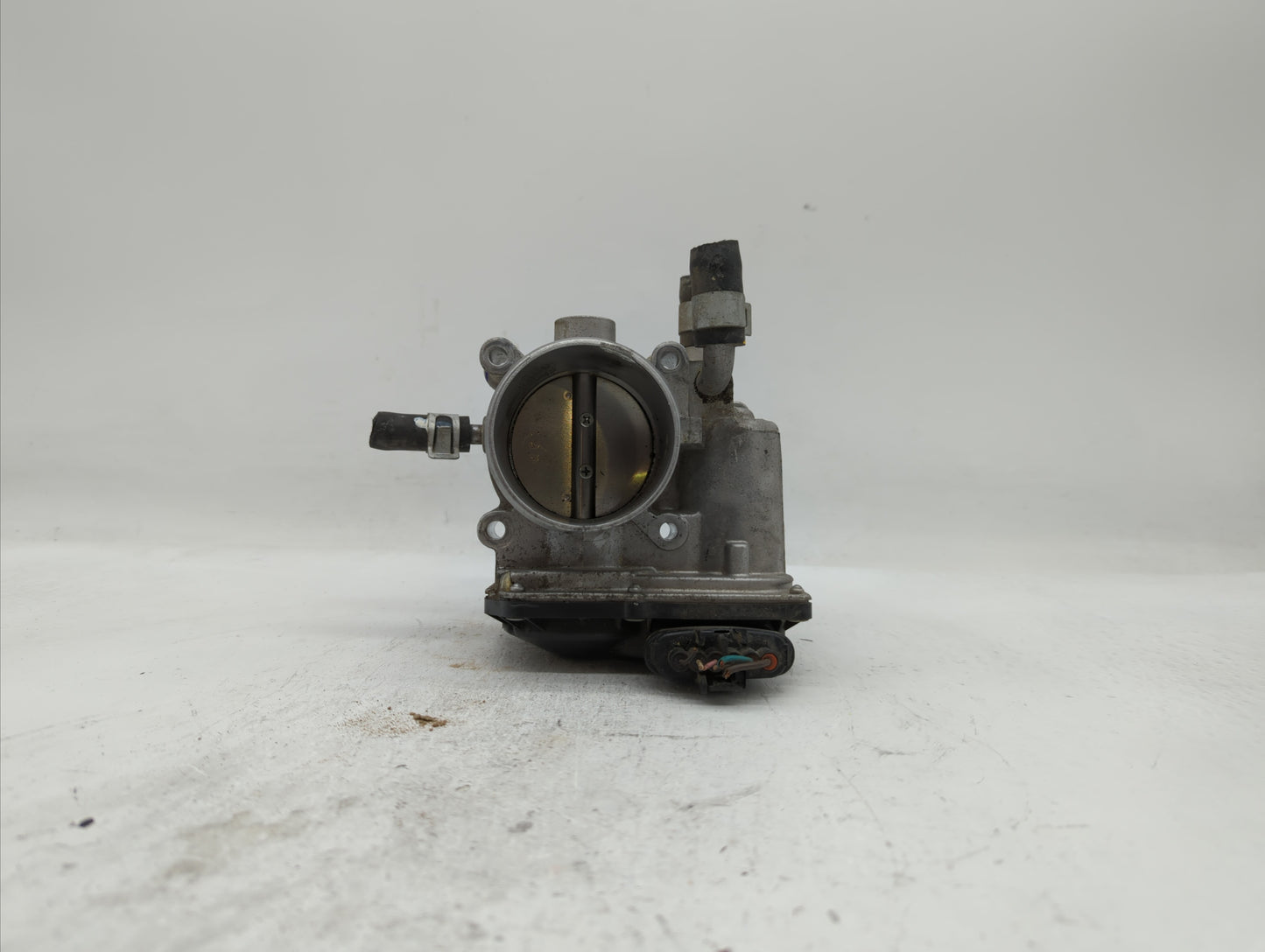 2012-2019 Kia Rio Throttle Body P/N:35100-2B300 Fits Fits 2012 2013 2014 2015 2016 2017 2018 2019 OEM Used Auto Parts - Oemu