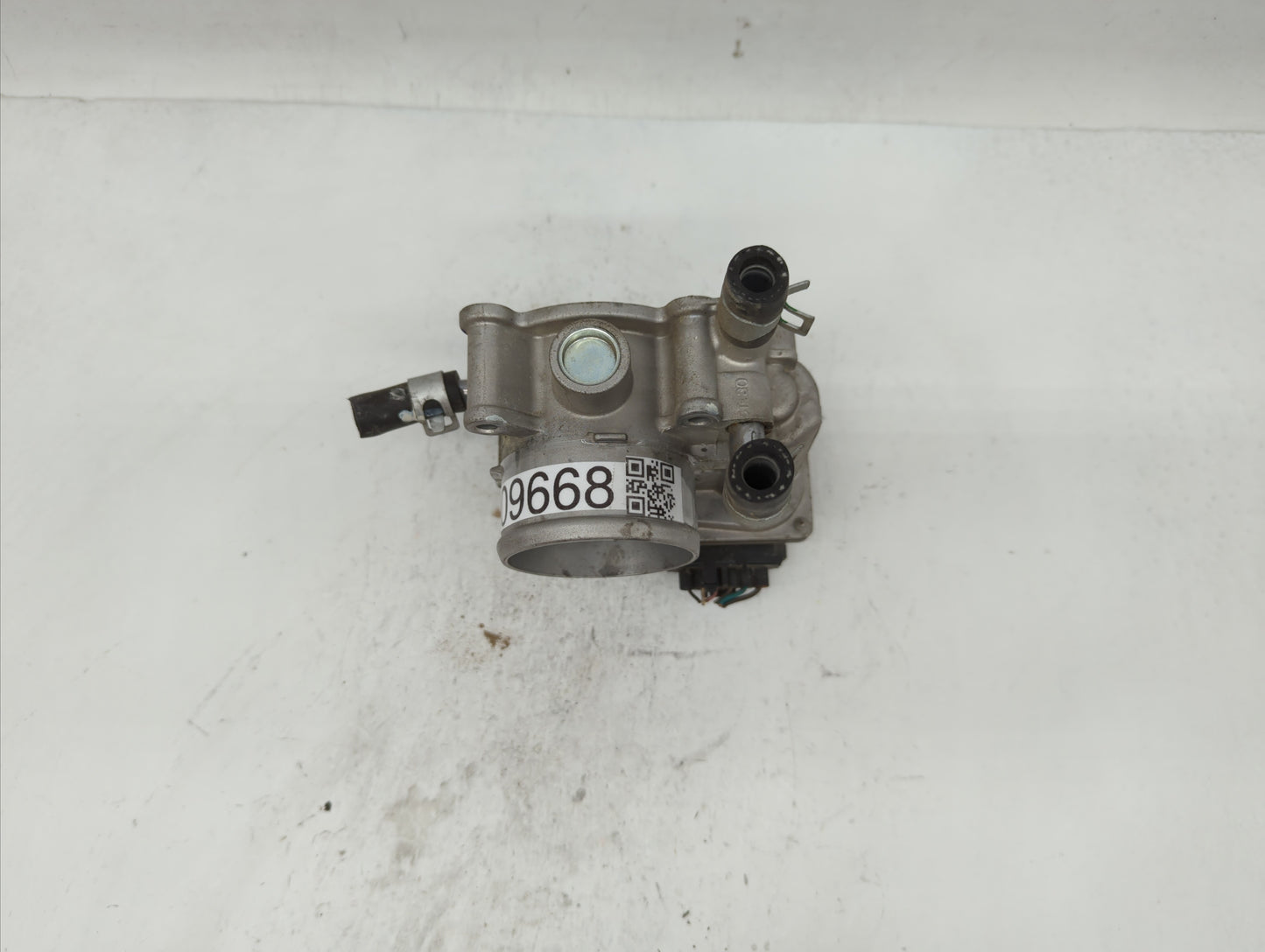 2012-2019 Kia Rio Throttle Body P/N:35100-2B300 Fits Fits 2012 2013 2014 2015 2016 2017 2018 2019 OEM Used Auto Parts - Oemu