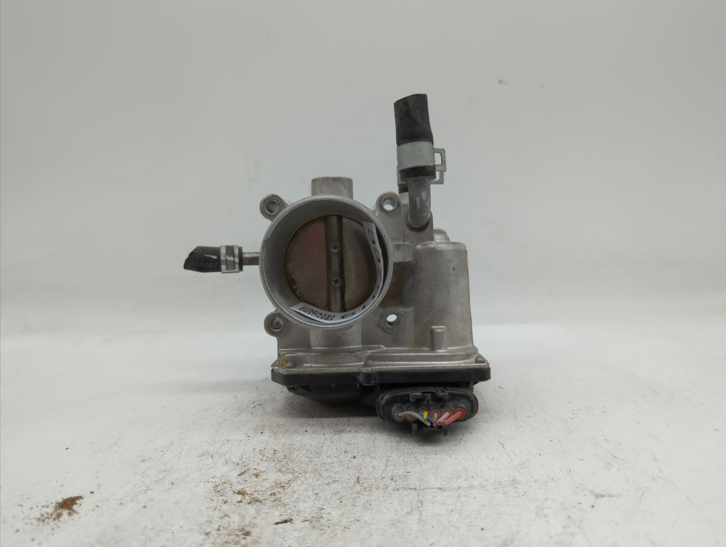 2012-2019 Kia Rio Throttle Body P/N:35100-2B300 Fits Fits 2012 2013 2014 2015 2016 2017 2018 2019 OEM Used Auto Parts - Oemu