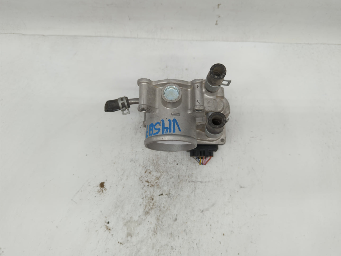 2012-2019 Kia Rio Throttle Body P/N:35100-2B300 Fits Fits 2012 2013 2014 2015 2016 2017 2018 2019 OEM Used Auto Parts - Oemu