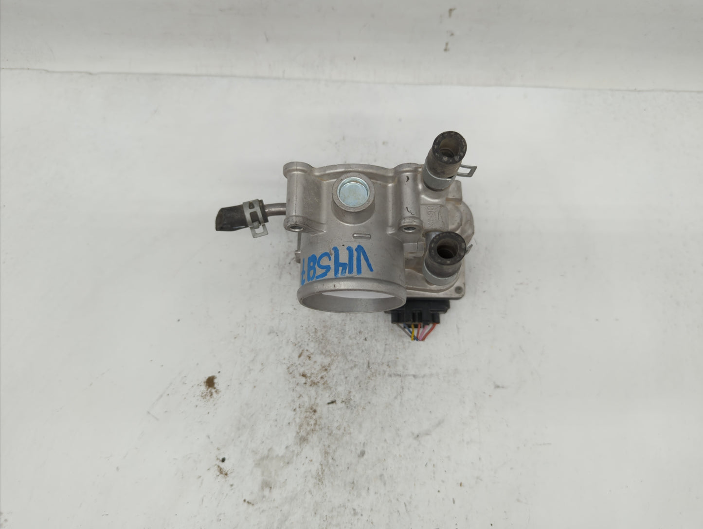 2012-2019 Kia Rio Throttle Body P/N:35100-2B300 Fits Fits 2012 2013 2014 2015 2016 2017 2018 2019 OEM Used Auto Parts - Oemu