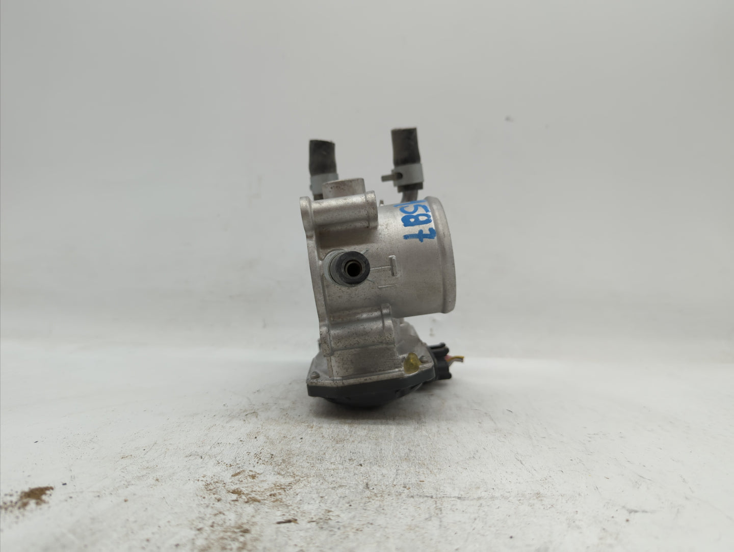 2012-2019 Kia Rio Throttle Body P/N:35100-2B300 Fits Fits 2012 2013 2014 2015 2016 2017 2018 2019 OEM Used Auto Parts - Oemu