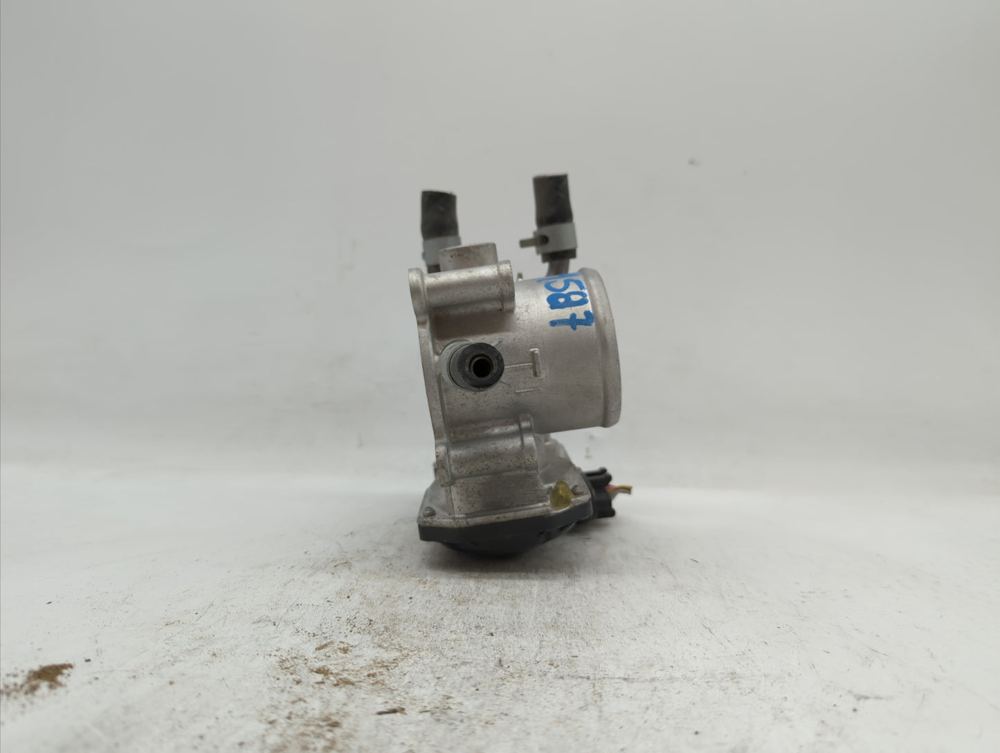 2012-2019 Kia Rio Throttle Body P/N:35100-2B300 Fits Fits 2012 2013 2014 2015 2016 2017 2018 2019 OEM Used Auto Parts - Oemu