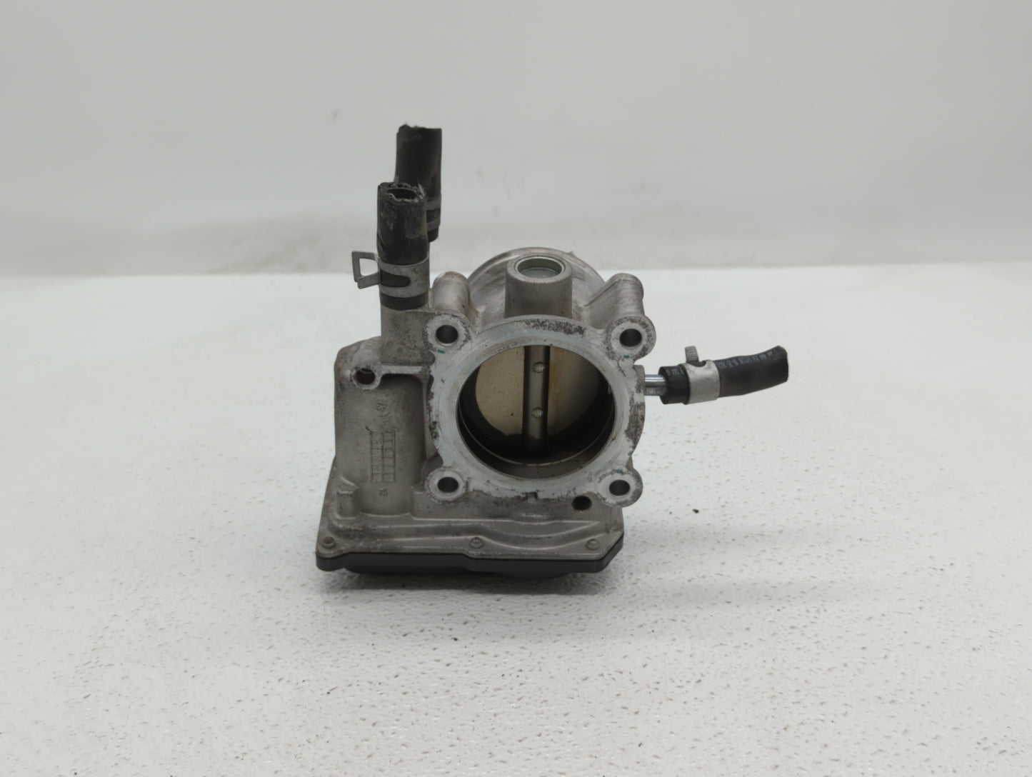 2012-2019 Kia Rio Throttle Body P/N:35100-2B300 Fits Fits 2012 2013 2014 2015 2016 2017 2018 2019 OEM Used Auto Parts - Oemu