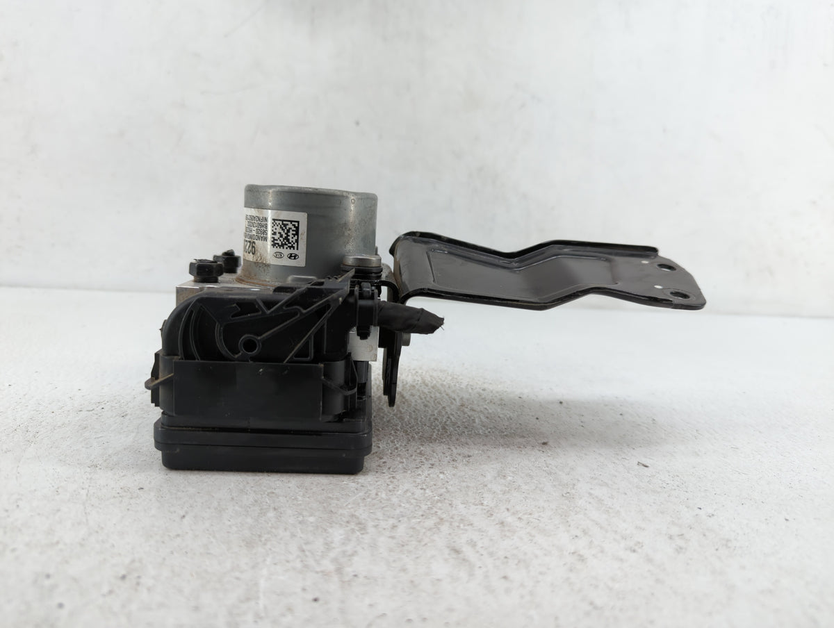 2018-2019 Kia Rio Anti-Lock Brake ABS Pump Module Actuator OEM P/N:58920-1M640 58920-H9220 Fits Fits 2018 2019 OEM Used Auto