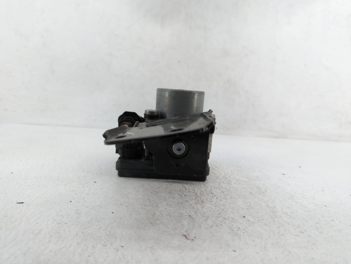 2018-2019 Kia Rio ABS Pump Control Module Replacement P/N:58920-1M640 58920-H9220 Fits Fits 2018 2019 OEM Used Auto Parts - 