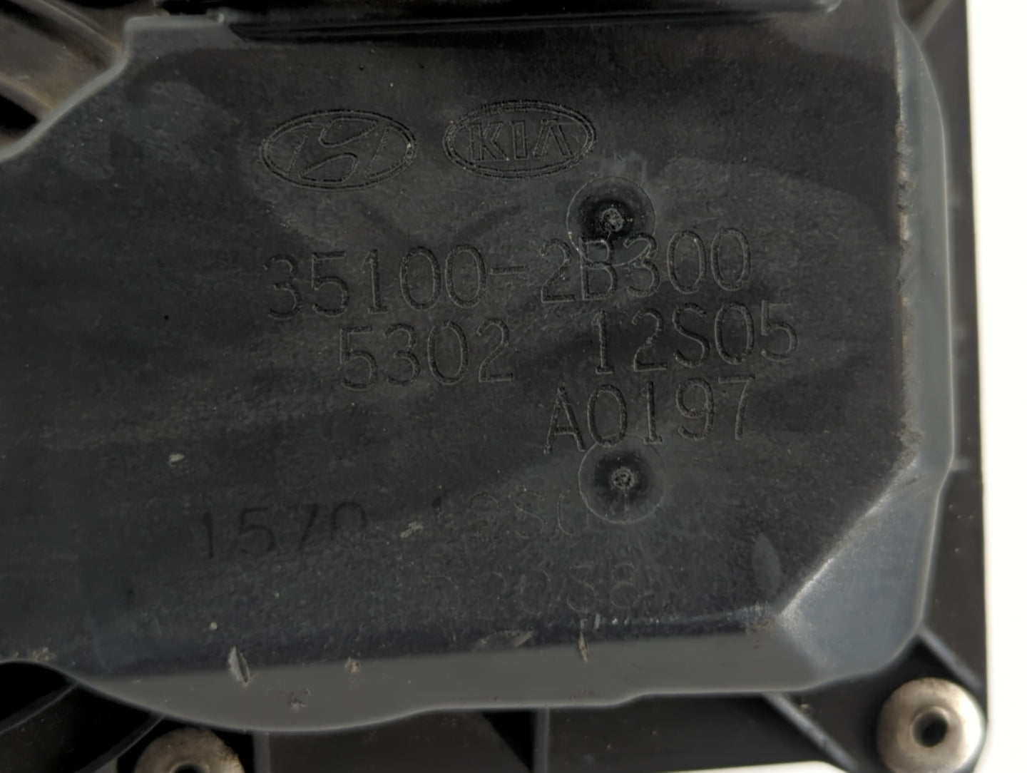 2012-2019 Kia Rio Throttle Body P/N:35100-2B300 Fits Fits 2012 2013 2014 2015 2016 2017 2018 2019 OEM Used Auto Parts - Oemu