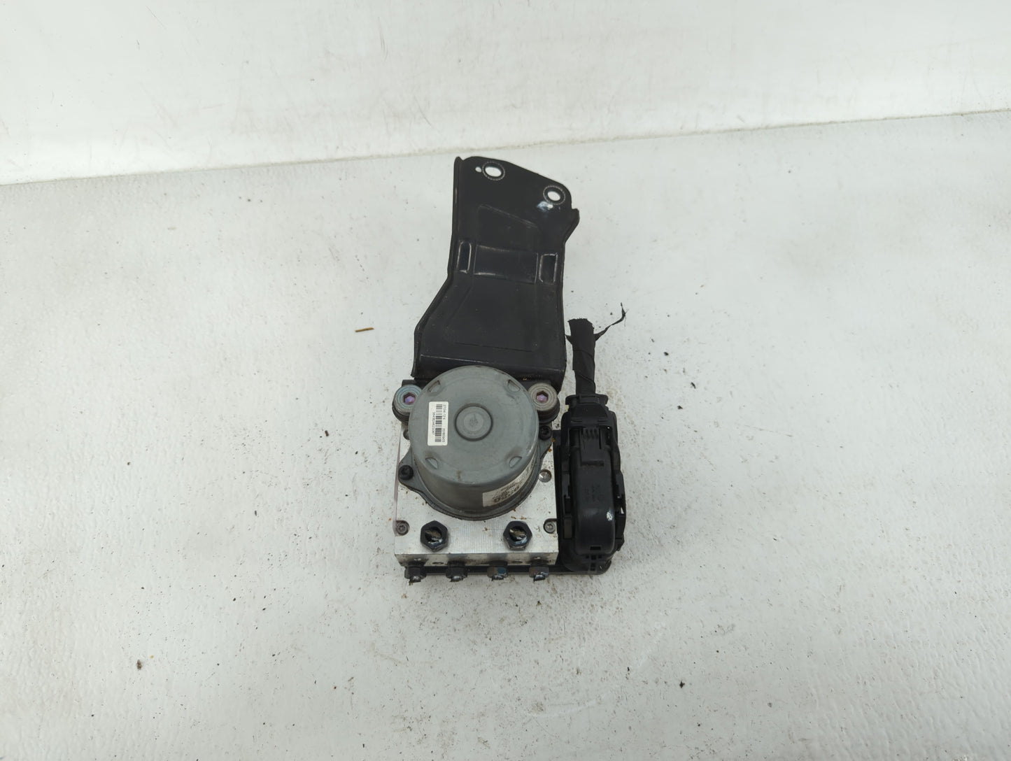 2018-2019 Kia Rio ABS Pump Control Module Replacement P/N:58920-1M640 58920-H9220 Fits Fits 2018 2019 OEM Used Auto Parts - 