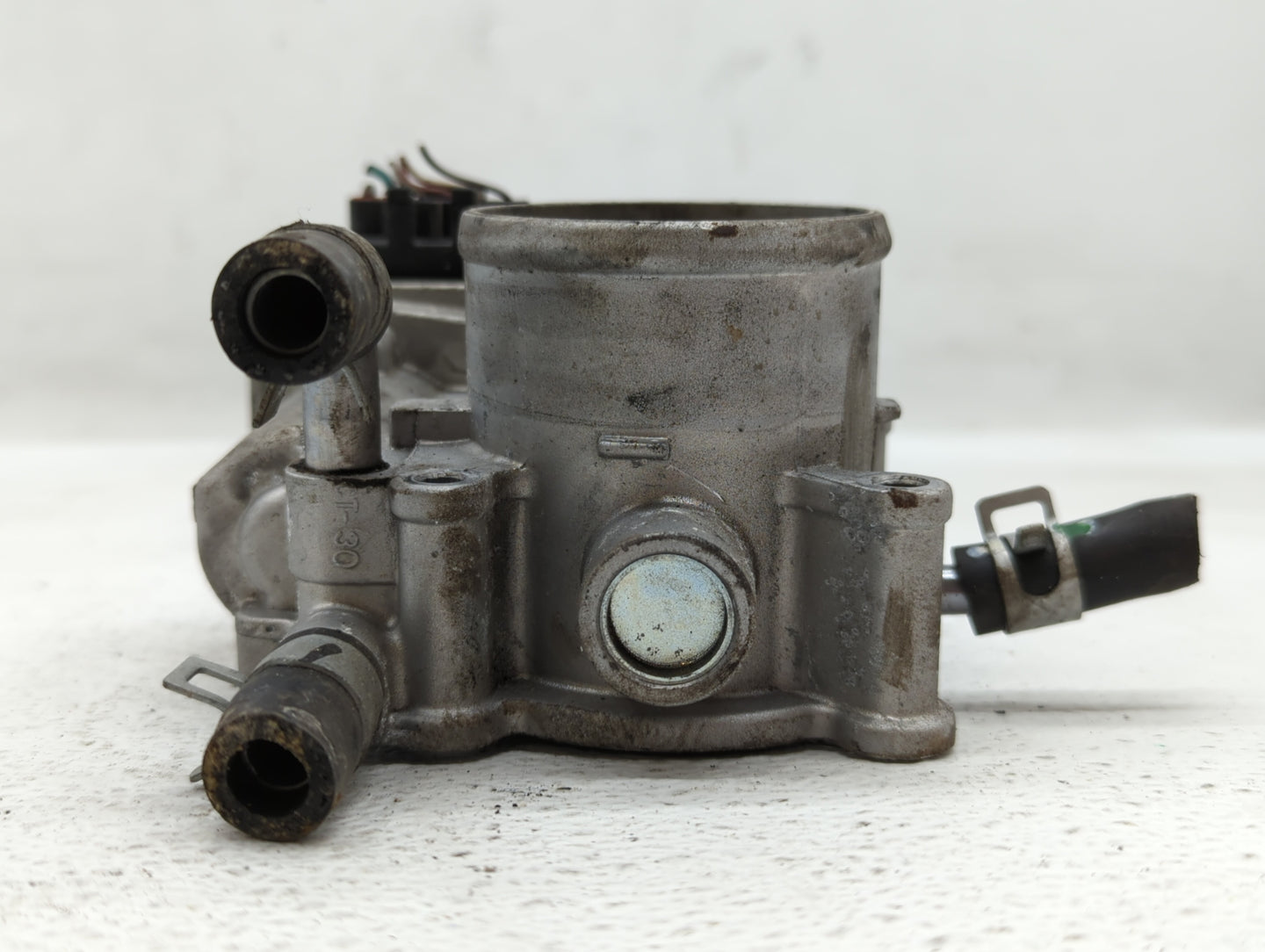2012-2019 Kia Rio Throttle Body P/N:35100-2B300 Fits Fits 2012 2013 2014 2015 2016 2017 2018 2019 OEM Used Auto Parts - Oemu