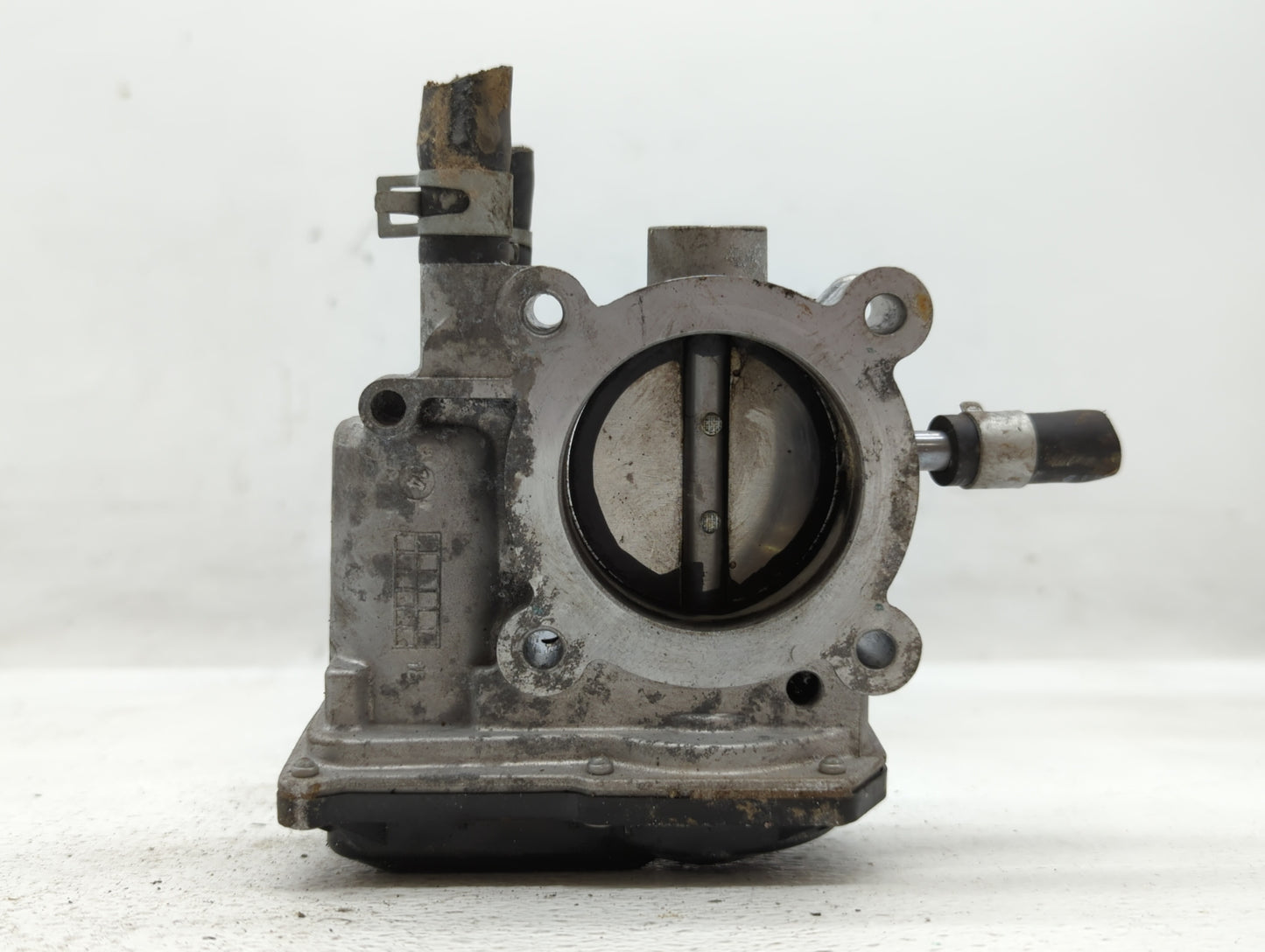 2012-2019 Kia Rio Throttle Body P/N:35100-2B300 Fits Fits 2012 2013 2014 2015 2016 2017 2018 2019 OEM Used Auto Parts - Oemu