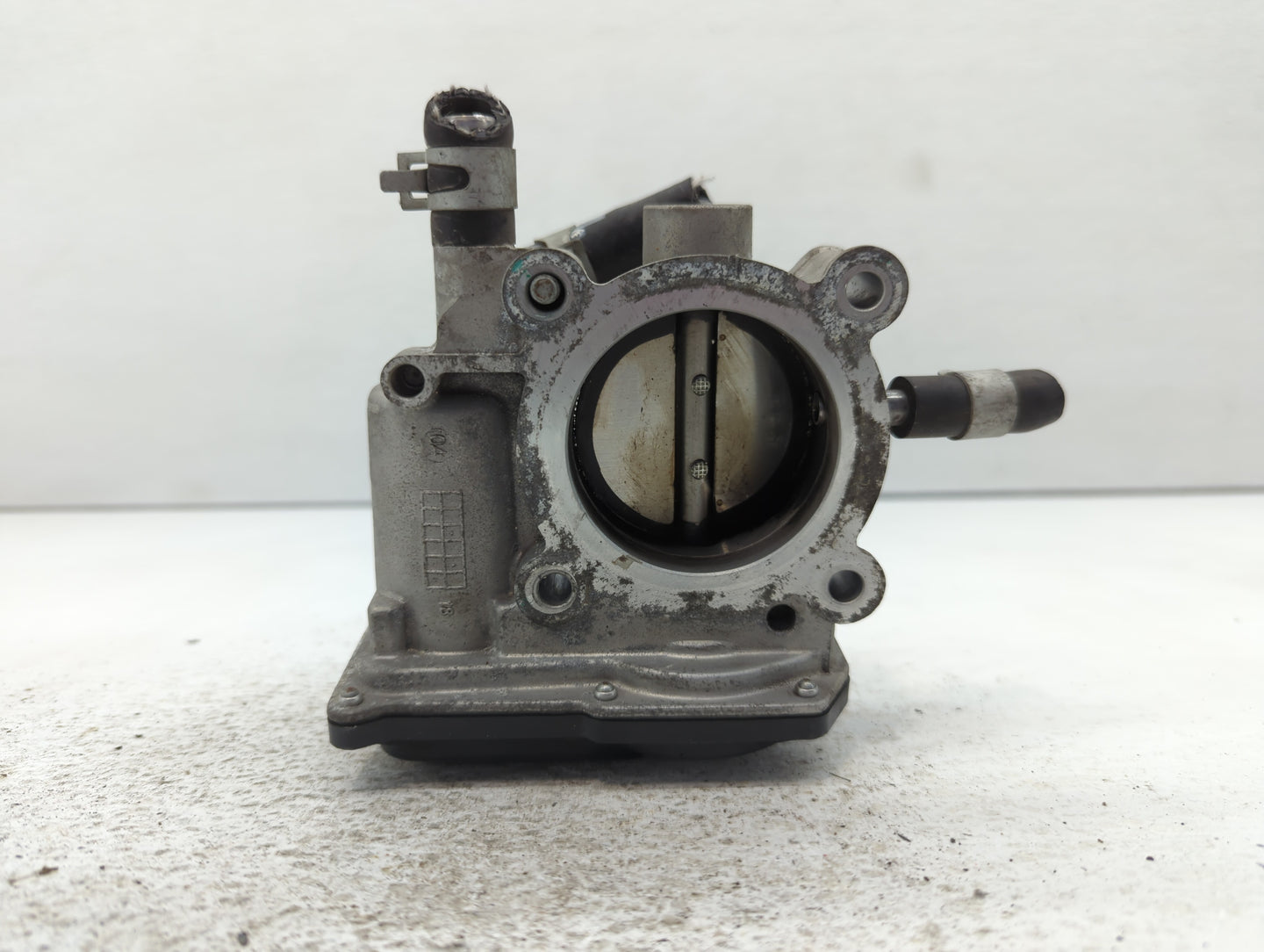 2012-2019 Kia Rio Throttle Body P/N:35100-2B370 Fits Fits 2012 2013 2014 2015 2016 2017 2018 2019 OEM Used Auto Parts - Oemu