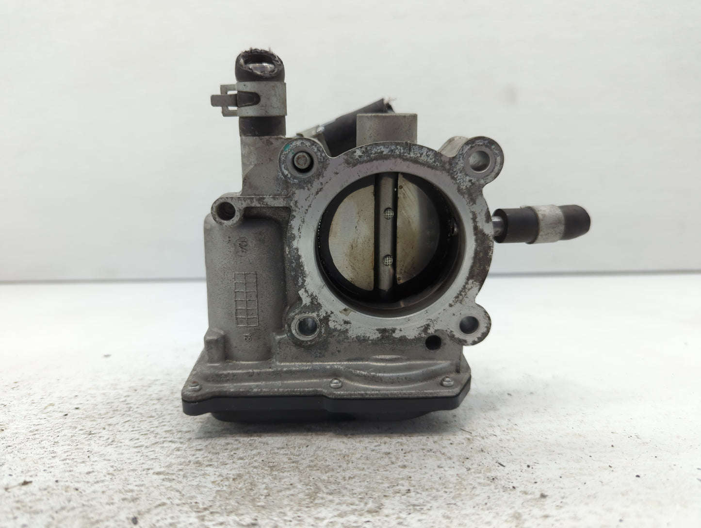 2012-2019 Kia Rio Throttle Body P/N:35100-2B370 Fits Fits 2012 2013 2014 2015 2016 2017 2018 2019 OEM Used Auto Parts - Oemu