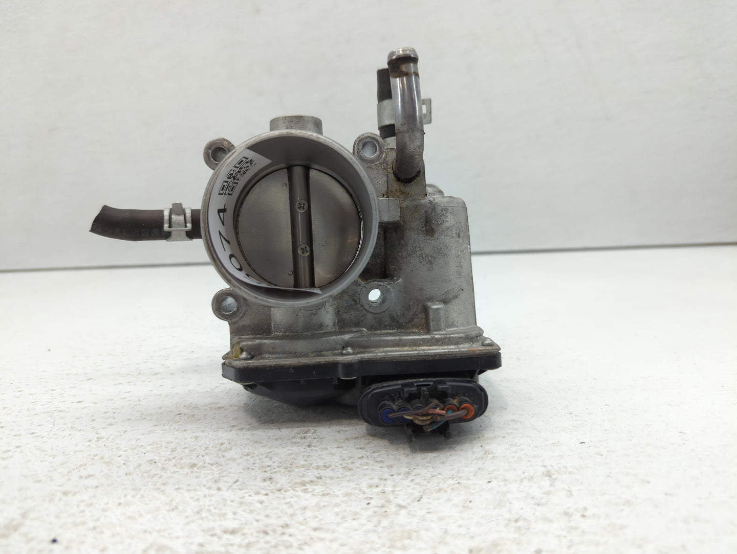 2012-2019 Kia Rio Throttle Body P/N:35100-2B300 Fits Fits 2012 2013 2014 2015 2016 2017 2018 2019 OEM Used Auto Parts - Oemu