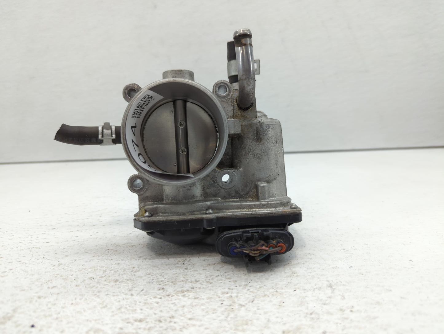 2012-2019 Kia Rio Throttle Body P/N:35100-2B300 Fits Fits 2012 2013 2014 2015 2016 2017 2018 2019 OEM Used Auto Parts - Oemu