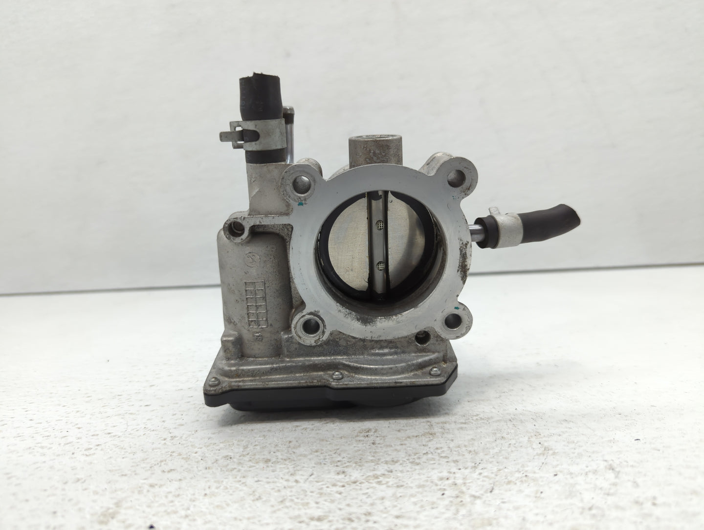 2012-2019 Kia Rio Throttle Body P/N:35100-2B300 Fits Fits 2012 2013 2014 2015 2016 2017 2018 2019 OEM Used Auto Parts - Oemu