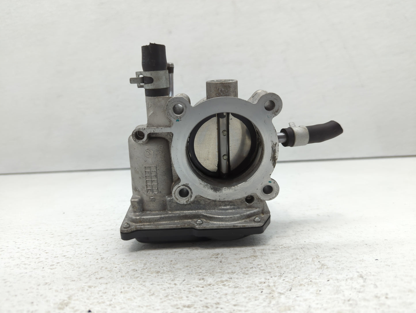 2012-2019 Kia Rio Throttle Body P/N:35100-2B300 Fits Fits 2012 2013 2014 2015 2016 2017 2018 2019 OEM Used Auto Parts - Oemu