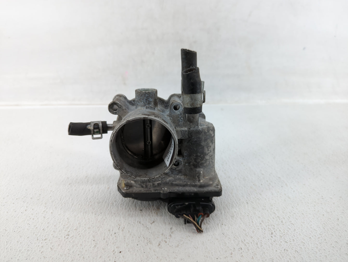 2012-2019 Kia Rio Throttle Body P/N:35100-2B300 Fits Fits 2012 2013 2014 2015 2016 2017 2018 2019 OEM Used Auto Parts - Oemu