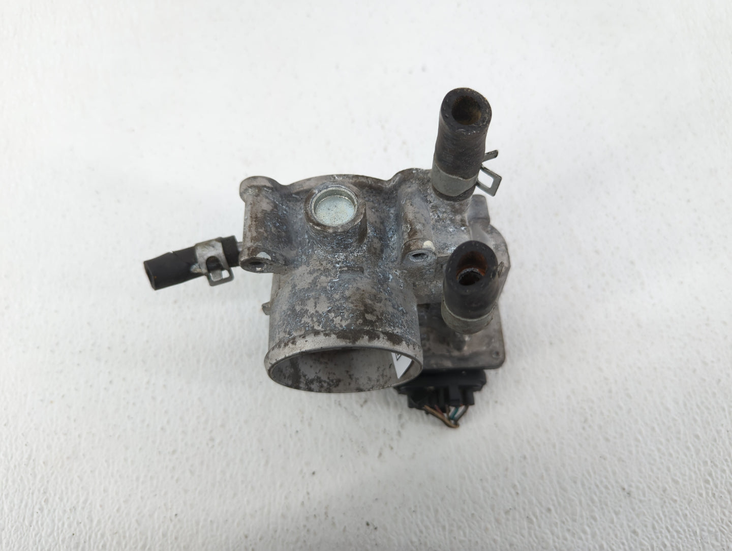 2012-2019 Kia Rio Throttle Body P/N:35100-2B300 Fits Fits 2012 2013 2014 2015 2016 2017 2018 2019 OEM Used Auto Parts - Oemu