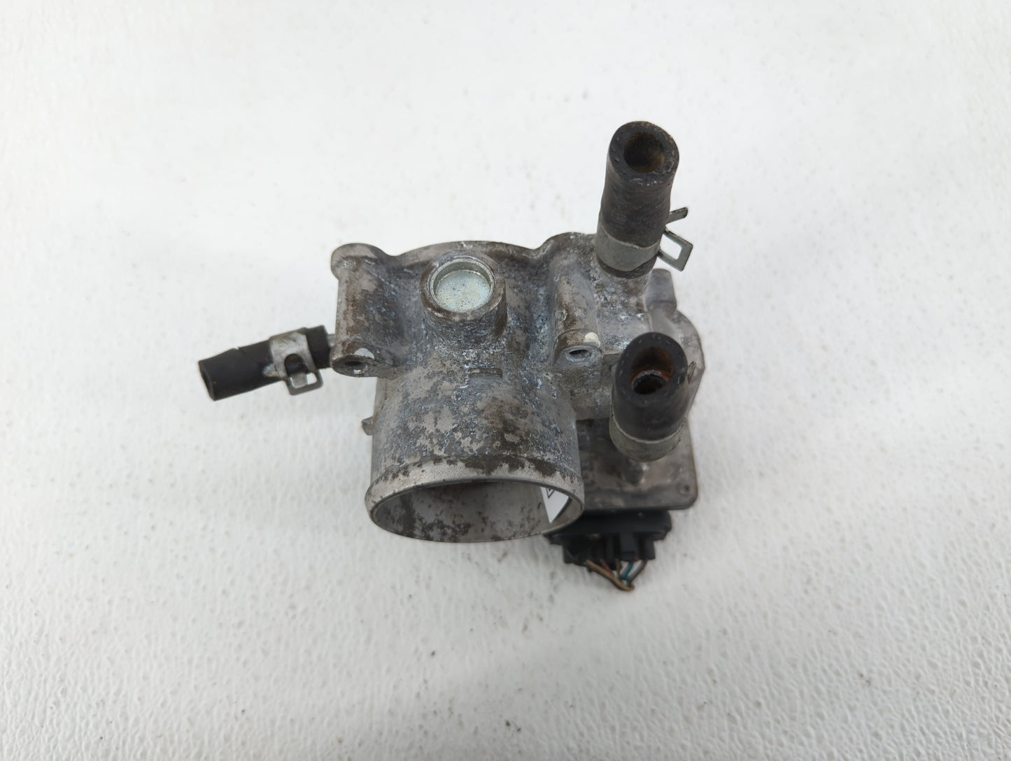 2012-2019 Kia Rio Throttle Body P/N:35100-2B300 Fits Fits 2012 2013 2014 2015 2016 2017 2018 2019 OEM Used Auto Parts - Oemu