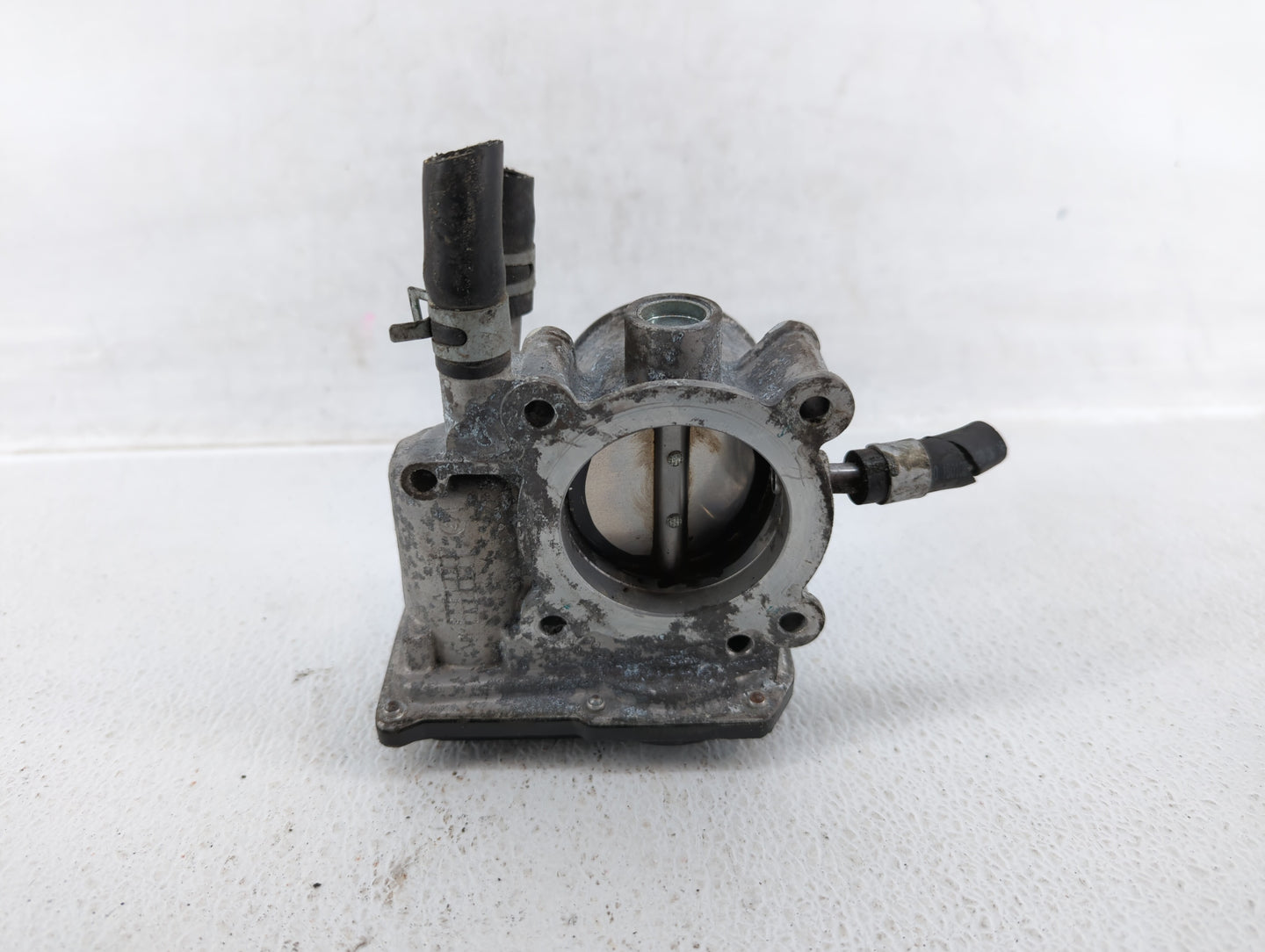 2012-2019 Kia Rio Throttle Body P/N:35100-2B300 Fits Fits 2012 2013 2014 2015 2016 2017 2018 2019 OEM Used Auto Parts - Oemu