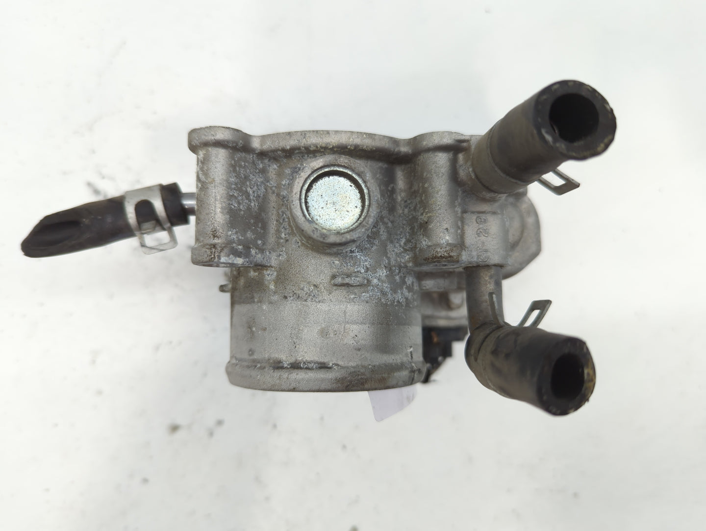 2012-2019 Kia Rio Throttle Body P/N:35100-2B300 Fits Fits 2012 2013 2014 2015 2016 2017 2018 2019 OEM Used Auto Parts - Oemu