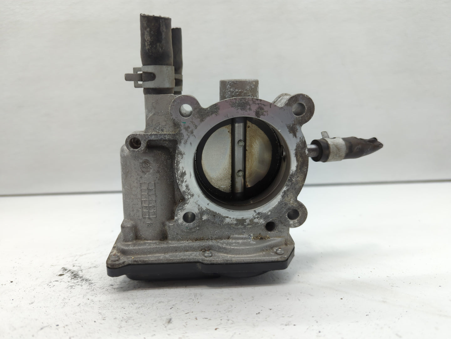 2012-2019 Kia Rio Throttle Body P/N:35100-2B300 Fits Fits 2012 2013 2014 2015 2016 2017 2018 2019 OEM Used Auto Parts - Oemu