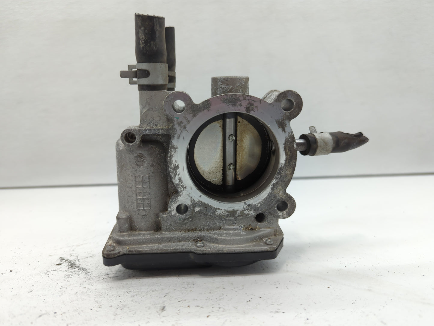 2012-2019 Kia Rio Throttle Body P/N:35100-2B300 Fits Fits 2012 2013 2014 2015 2016 2017 2018 2019 OEM Used Auto Parts - Oemu