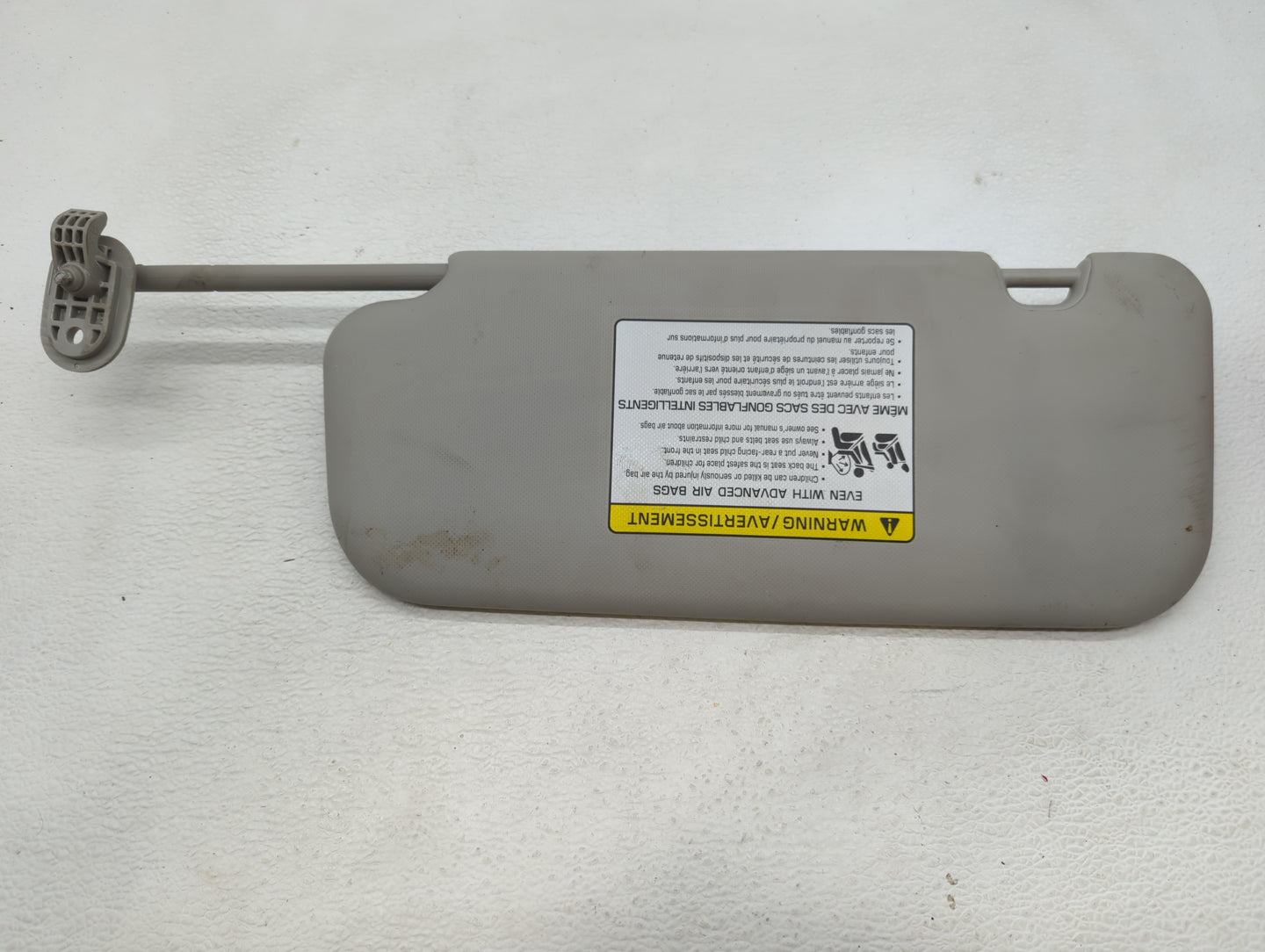 2018-2020 Kia Rio Sun Visor Shade Replacement Passenger Right Mirror Fits Fits 2018 2019 2020 2021 2022 OEM Used Auto Parts 