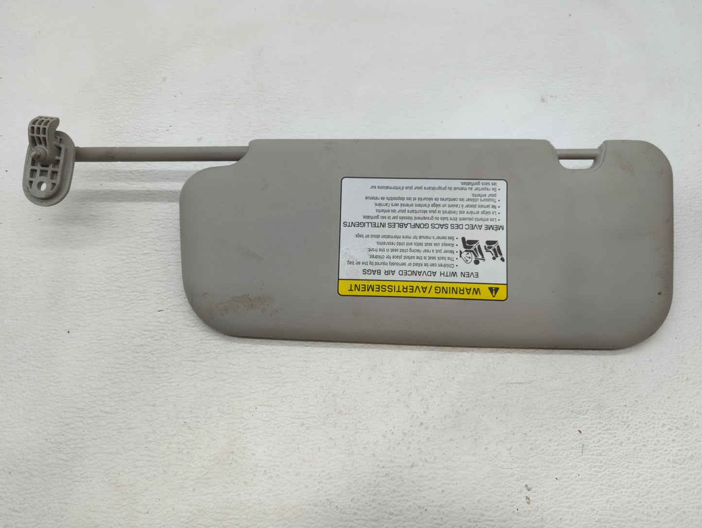 2018-2020 Kia Rio Sun Visor Shade Replacement Passenger Right Mirror Fits Fits 2018 2019 2020 2021 2022 OEM Used Auto Parts 