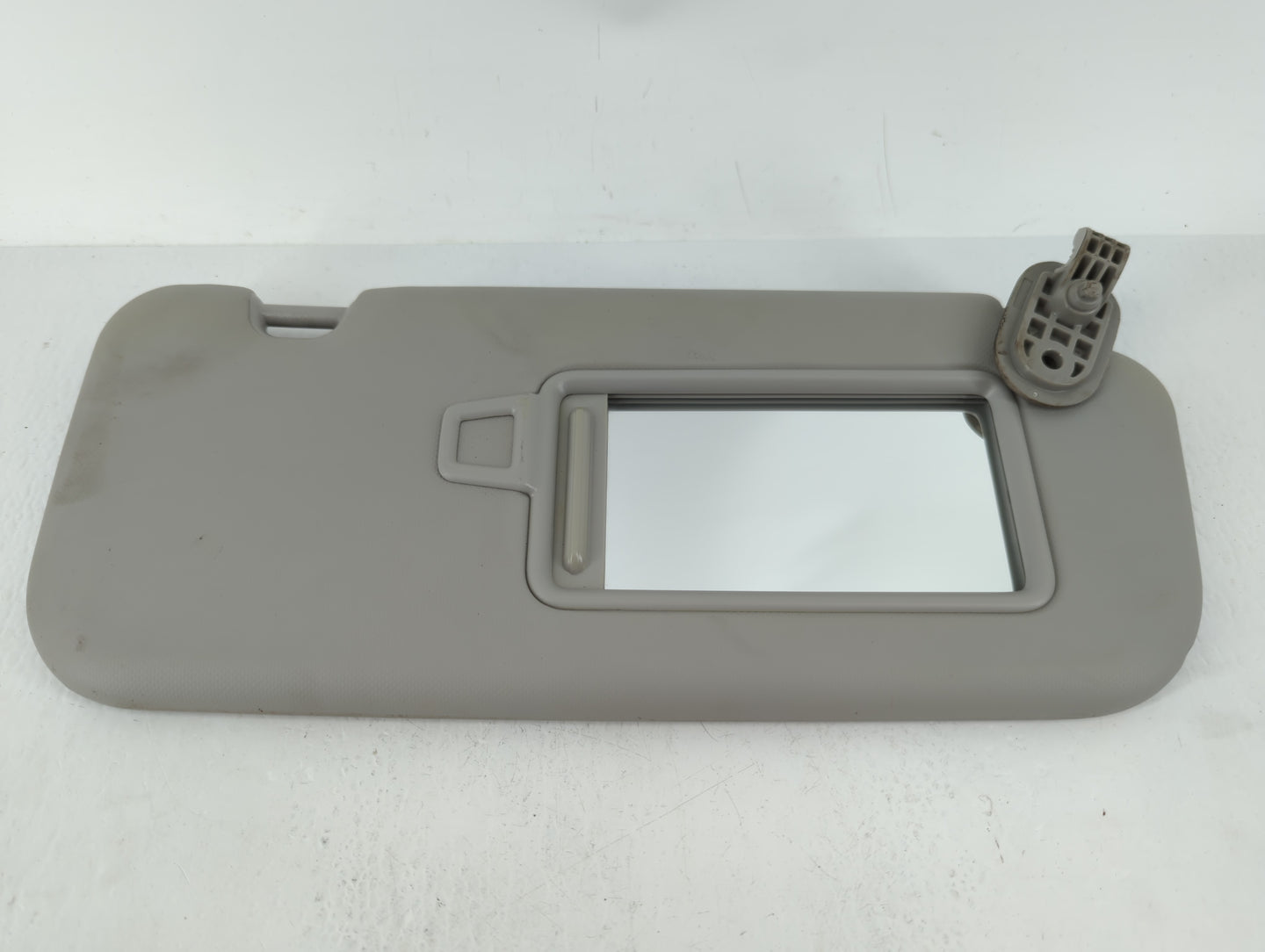 2018-2020 Kia Rio Sun Visor Shade Replacement Passenger Right Mirror Fits Fits 2018 2019 2020 2021 2022 OEM Used Auto Parts 