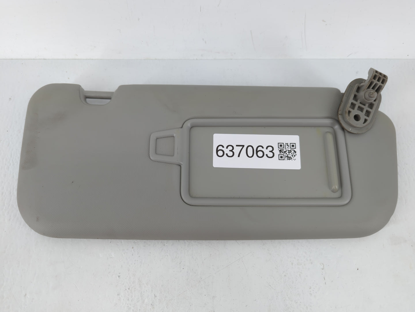 2018-2020 Kia Rio Sun Visor Shade Replacement Passenger Right Mirror Fits Fits 2018 2019 2020 2021 2022 OEM Used Auto Parts 