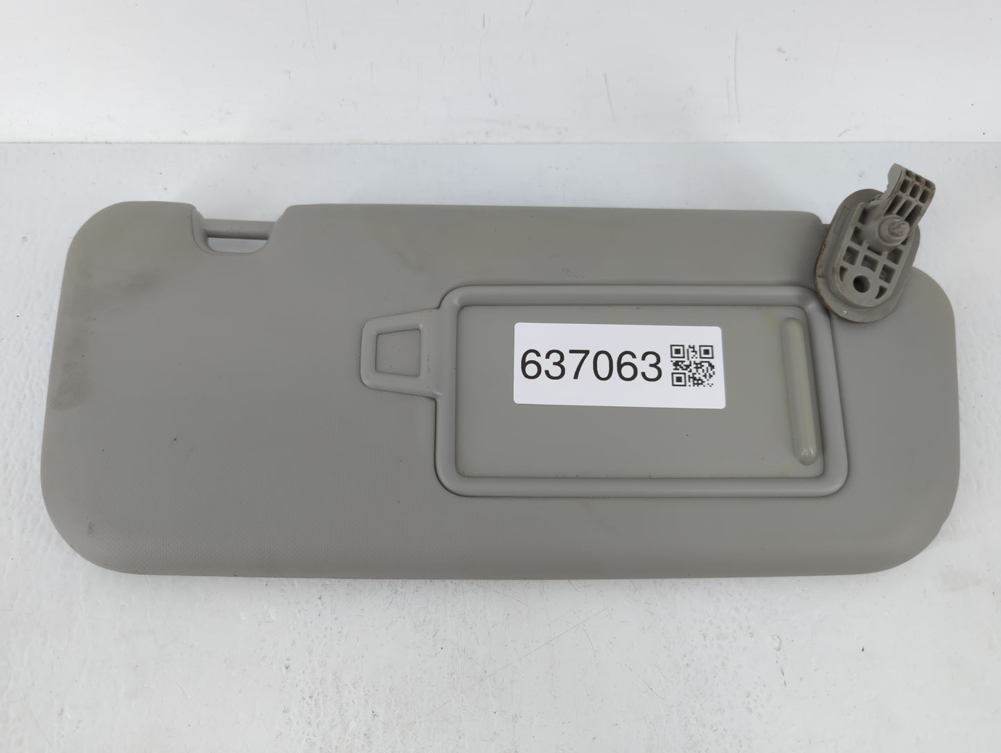 2018-2020 Kia Rio Sun Visor Shade Replacement Passenger Right Mirror Fits Fits 2018 2019 2020 2021 2022 OEM Used Auto Parts 