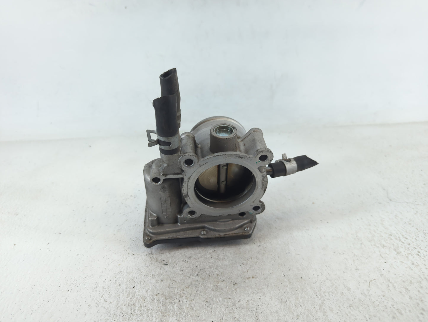 2012-2019 Kia Rio Throttle Body P/N:35100-2B300 Fits Fits 2012 2013 2014 2015 2016 2017 2018 2019 OEM Used Auto Parts - Oemu