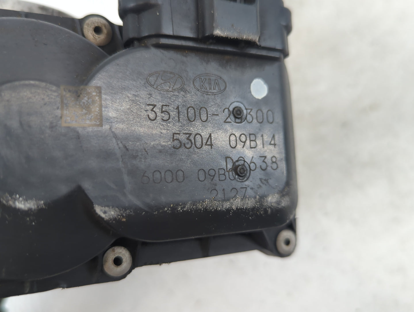 2012-2019 Kia Rio Throttle Body P/N:35100-2B300 Fits Fits 2012 2013 2014 2015 2016 2017 2018 2019 OEM Used Auto Parts - Oemu