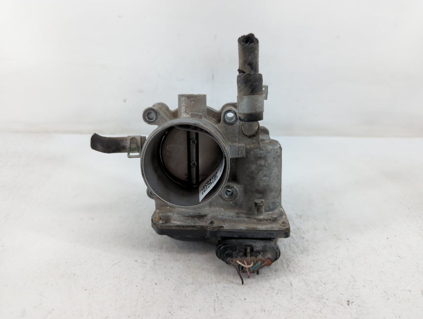2012-2019 Kia Rio Throttle Body P/N:35100-2B300 Fits Fits 2012 2013 2014 2015 2016 2017 2018 2019 OEM Used Auto Parts - Oemu