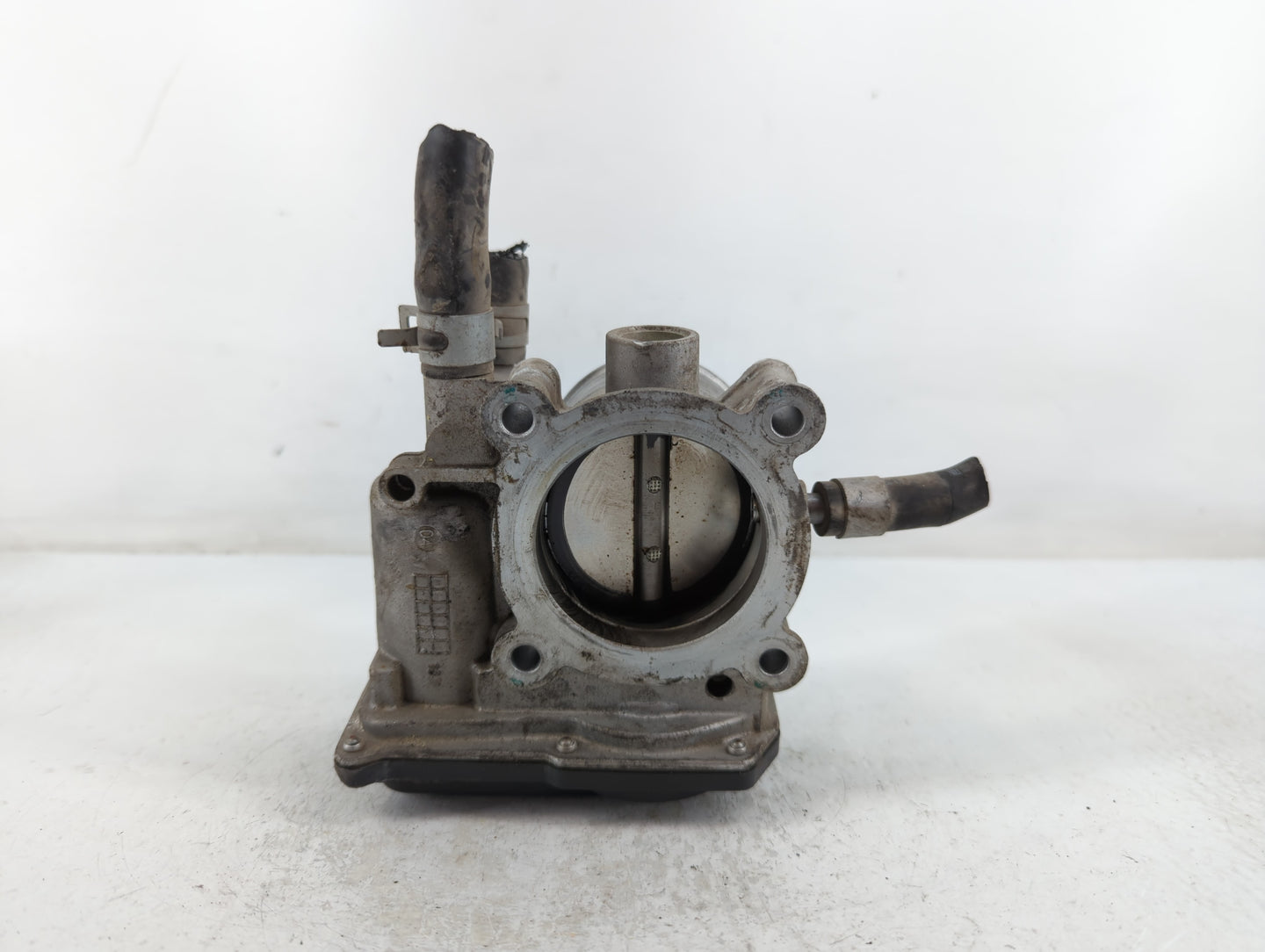 2012-2019 Kia Rio Throttle Body P/N:35100-2B300 Fits Fits 2012 2013 2014 2015 2016 2017 2018 2019 OEM Used Auto Parts - Oemu