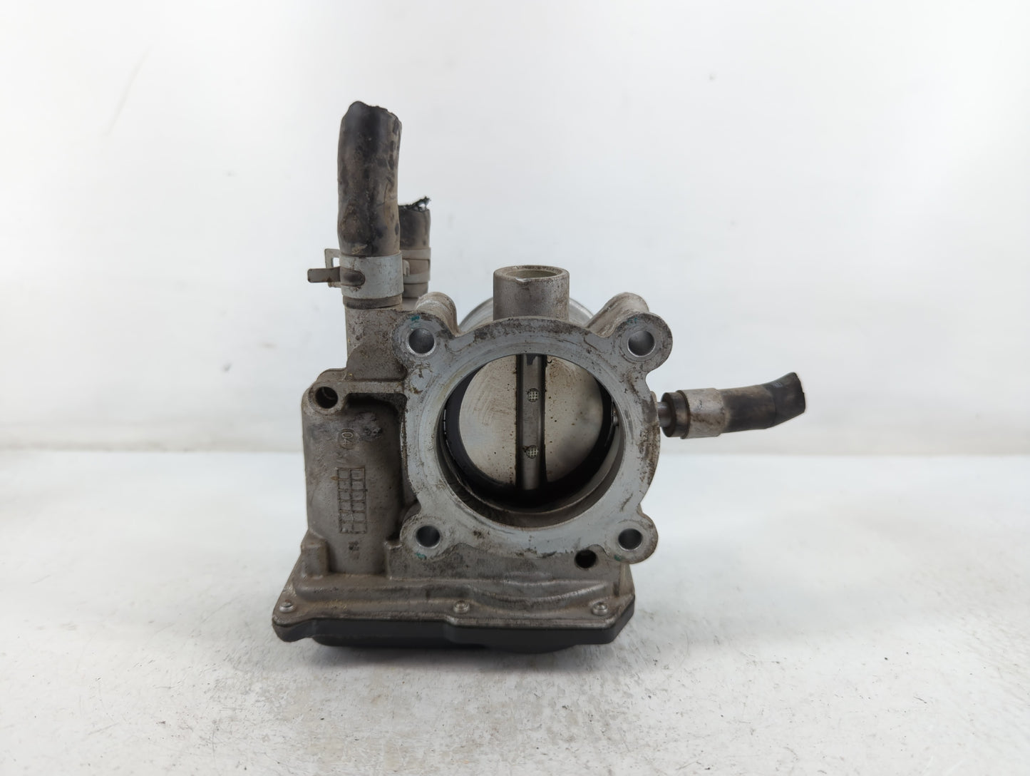 2012-2019 Kia Rio Throttle Body P/N:35100-2B300 Fits Fits 2012 2013 2014 2015 2016 2017 2018 2019 OEM Used Auto Parts - Oemu