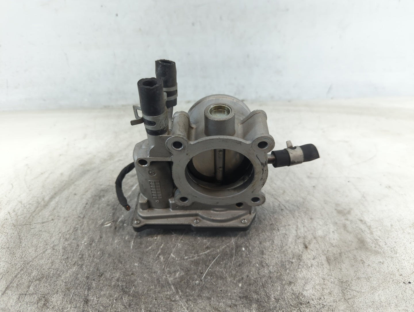 2012-2019 Kia Rio Throttle Body P/N:5304 08B2 35100-2B300 Fits Fits 2012 2013 2014 2015 2016 2017 2018 2019 OEM Used Auto Pa