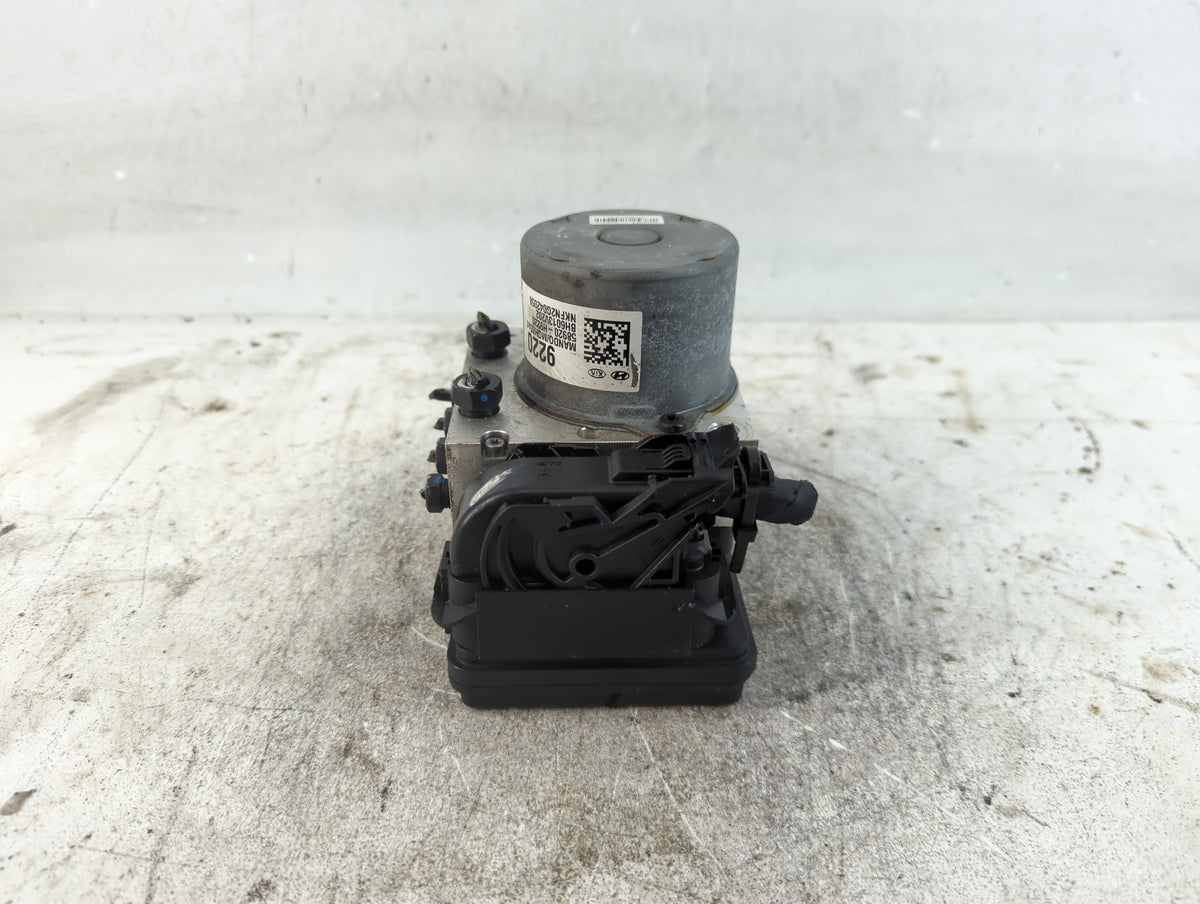 2018-2019 Kia Rio Anti-Lock Brake ABS Pump Module Actuator OEM P/N:58920-H9220 Fits Fits 2018 2019 OEM Used Auto Parts - Oem