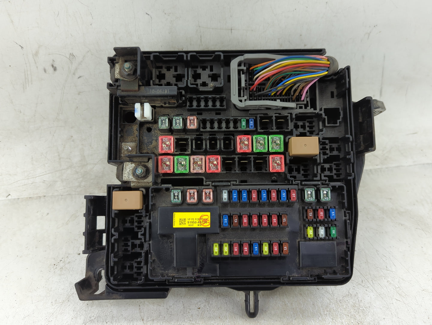 2019-2020 Kia Sedona Fusebox Fuse Box Panel Relay Module P/N:91268-A9650 Fits Fits 2019 2020 OEM Used Auto Parts - Oemusedau