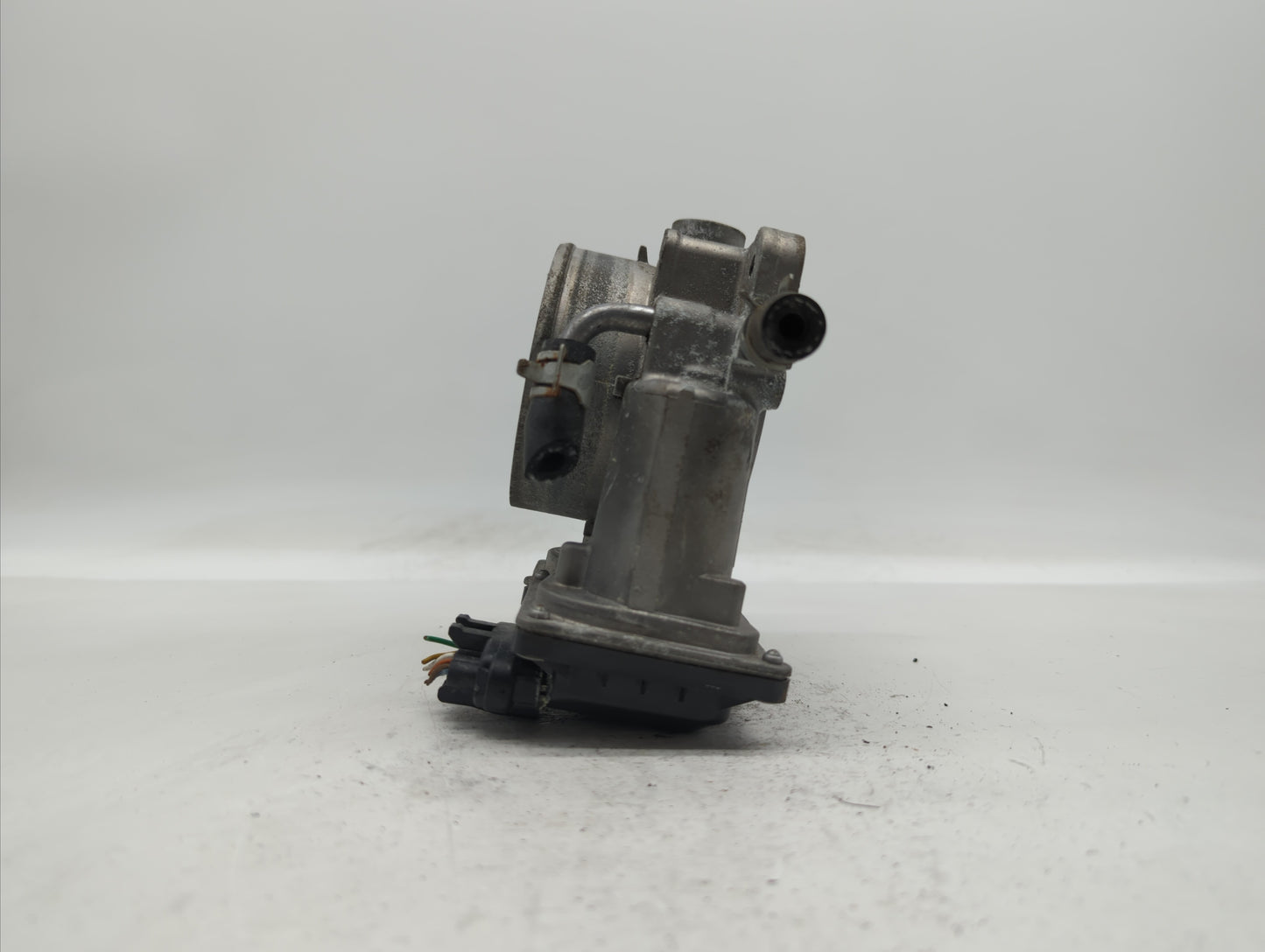 2019 Kia Sedona Throttle Body P/N:35100-3L100 35100-3B100 Fits Fits 2017 2018 2020 OEM Used Auto Parts - Oemusedautoparts1.c