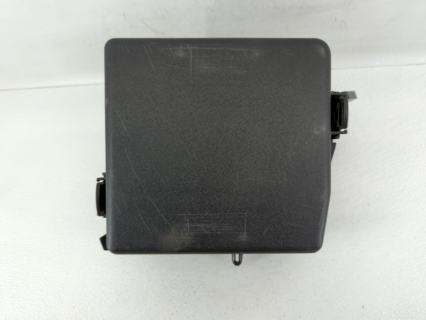 2019-2020 Kia Sedona Fusebox Fuse Box Panel Relay Module P/N:91270-A9370 Fits Fits 2019 2020 OEM Used Auto Parts - Oemusedau
