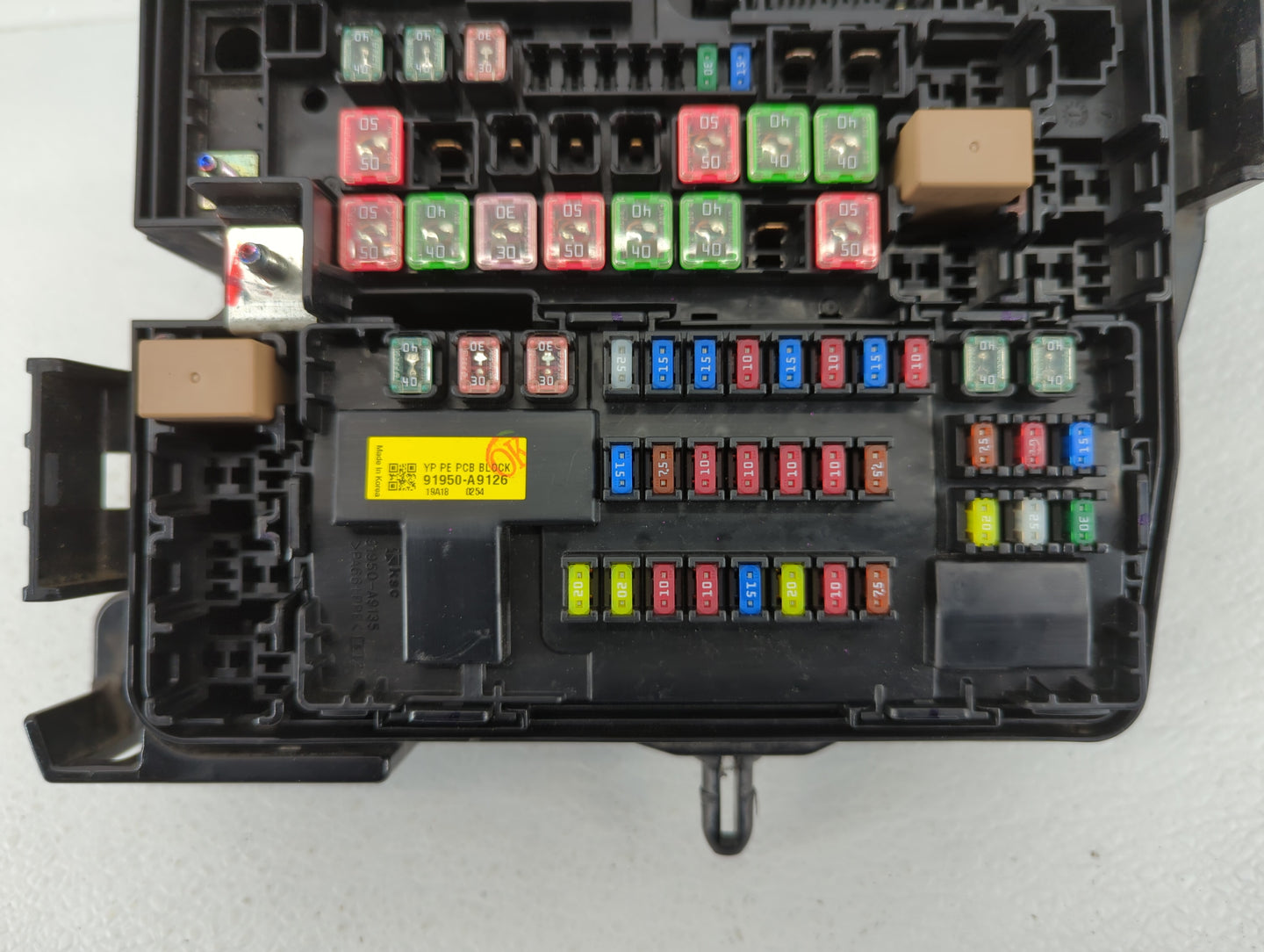 2019-2020 Kia Sedona Fusebox Fuse Box Panel Relay Module P/N:91270-A9370 Fits Fits 2019 2020 OEM Used Auto Parts - Oemusedau
