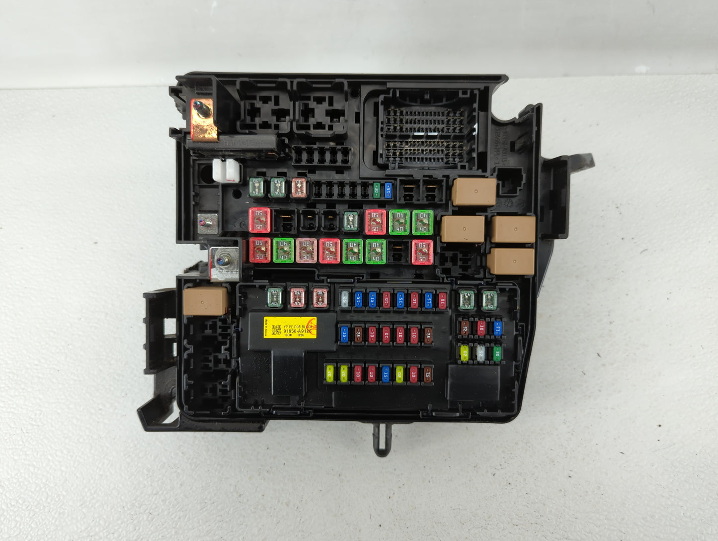 2019-2020 Kia Sedona Fusebox Fuse Box Panel Relay Module P/N:91950-A9115 Fits Fits 2019 2020 OEM Used Auto Parts - Oemusedau