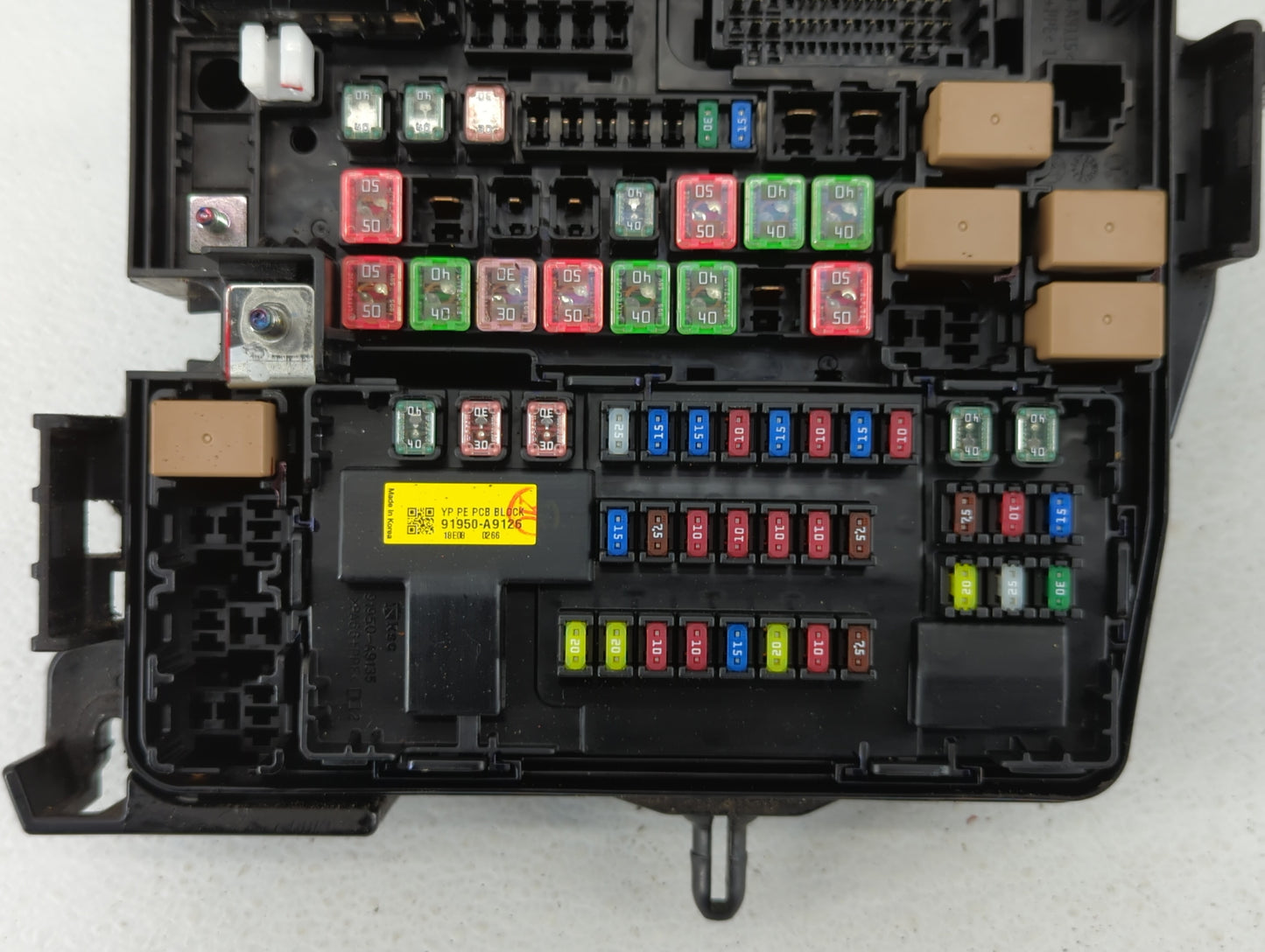 2019-2020 Kia Sedona Fusebox Fuse Box Panel Relay Module P/N:91950-A9115 Fits Fits 2019 2020 OEM Used Auto Parts - Oemusedau